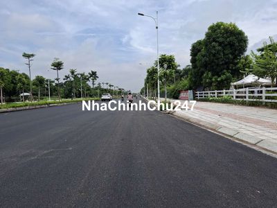 Chủ nhờ bán gấp 42m đất Ngọc Lâm, Long Biên. Giá chỉ 5,4 tỷ,ô tô thông