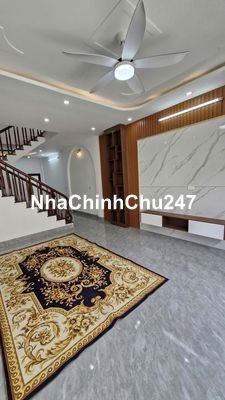 Hoa hậu xóm (DT55m2*3T) full nội thất, nhà có sân để xe riêng