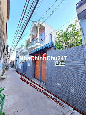 Căn nhà full nội thất gỗ , ngang 12,5m 1trệt 1lầu ,đền martin Tân Hòa