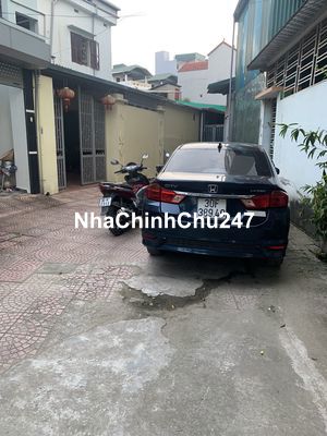 Chính chủ bán nhà 3 tầng view hồ oto tránh Cự khối