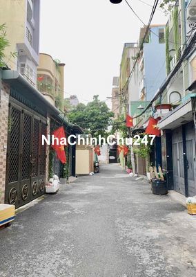 Bán nhà đường CMT8-Q3. Gần ngay vòng xoay dân chủ(40m2). Giá 2ty980