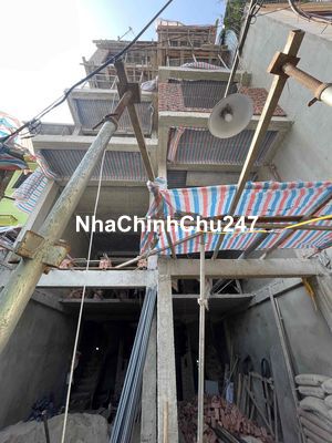 tôi chính chủ bán 2 căn nhà ngõ 35 Lạc Long Quân. k qua môi giới