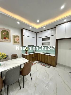 Chính chủ bán nhà HXH đường Nguyễn Văn Thương 50m2, ngang 4,7m x 4 lầu