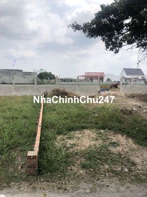 Chủ ngộp bán gấp chủ 8xxtr. Lô góc hẻm xe hơi.