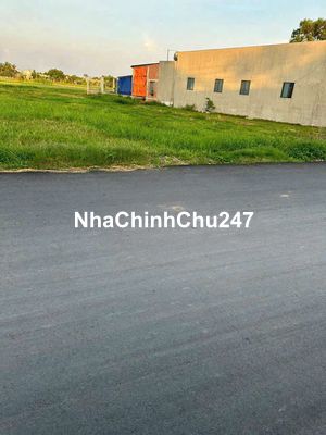 Lô dat 200m duong nhưa mặt tien út cú