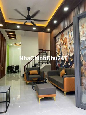 Chính chủ ngộp tiền bán gấp nhà Quận 11 giá chỉ 1tỷ950 . Khuvực sầmuất