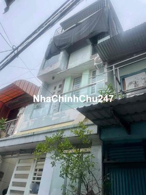 NHÀ 3 LẦU , GIÁ RẼ , CHÍNH CHỦ ĐANG Ở