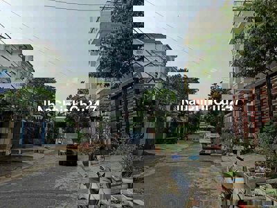 Bán đất mặt tiền đường số khu Hồng Long 5x18 sổ hồng riêng
