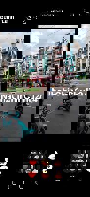 Nhà  chinh chu ban . Gan truong hoc. Benh vien .sieu thi