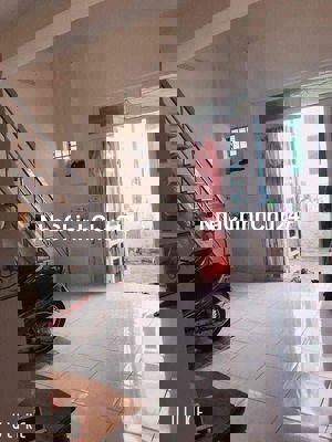 chính chủ cần bán nhà cấp 4 gác lững gần ngtu bình thung 53m giá 1ty85