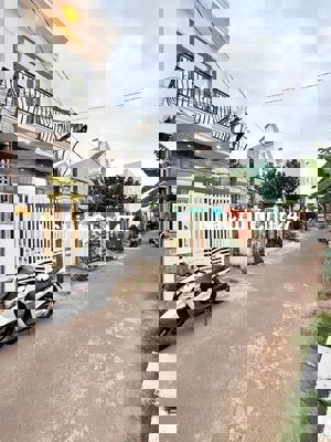 🏡 CHÍNH CHỦ CẦN BÁN GẤP NHÀ 1 TRỆT 2 LẦU – TÂN UYÊN, BÌNH DƯƠNG 🔥