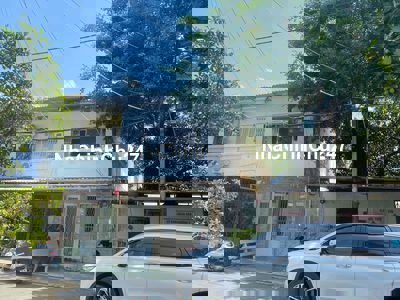 Nhà CƯ XÁ Siêu rộng - Bãi xe Ô Tô ngay cạnh - Mới - Pháp lý chuẩn . PN
