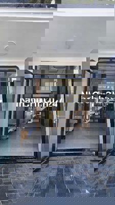 Chính chủ  có việc cần bán  .sổ đỏ cầm tay,công chứng ngay