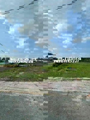 Chủ kẹt tiền cần bán gấp lô đất nằm trong kdc hiện hữu. Xây dựng được