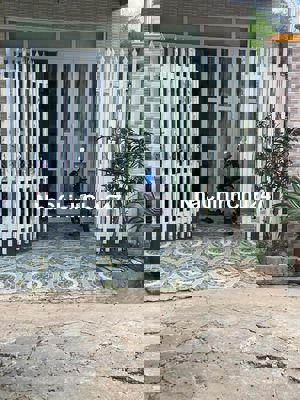 Bán nhà chính chủ còn mới,3 phòng ngủ ,2 tolet,