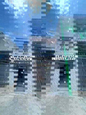 Nhà 4x11 trệt lầu Ngay chợ Mỹ Hạnh Bắc chính chủ