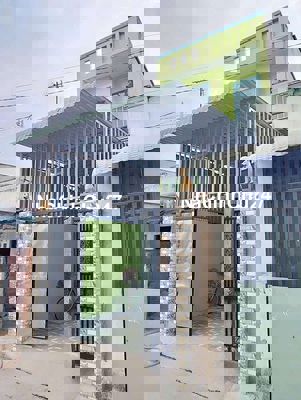 Chính chủ cần bán căn nhà lầu ngay chợ Thạnh Phú