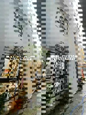 Chính chủ bán nhà riêng ở Thạch bàn . Nhà đẹp ở luôn.