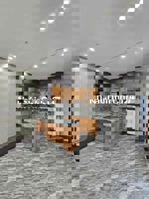 Chính chủ cần bán căn nhà phố Việt Hưng, nhà mới gần ô tô tránh, 30m2,
