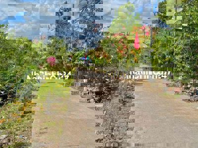 ĐÂT SÁT BÊN MỘC QUANG