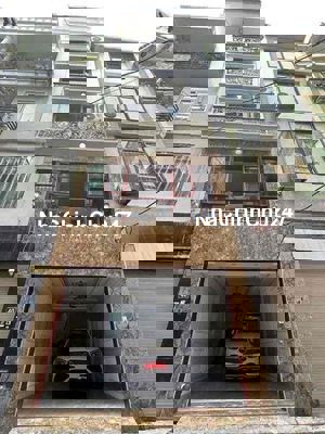 Ô TÔ TRÁNH - LÔ GÓC - KINH DOANH - THANG MÁY NHÂP KHẨU