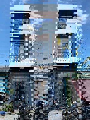 Nhà 1 Trệt 2 Lầu Mặt Tiền 30/4 - P3 Sóc Trăng