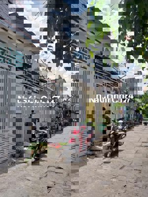 Nhà 61/2/ Liên Khu 1-6 (Hương Lộ 2) 4x14= 56 m2 1lầu 4tỷ 500 hẻm 5m