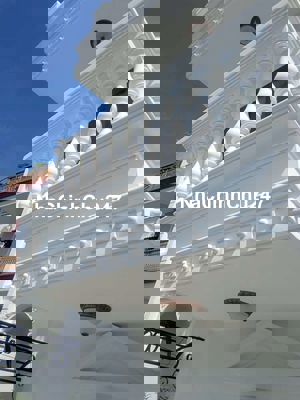 NHÀ PHÔ MĂT TIÊN