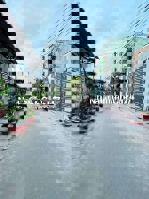 Bán gấp căn nhà cấp 4 sát chợ bình chánh - Sổ hồng riêng