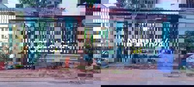 Bán đất tặng nhà cấp 4 có 1 lầu