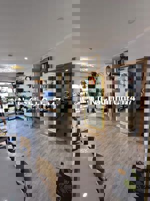 Bán căn 2pn full nội thất, view thoáng, tầng cao, có bank hỗ trợ vay