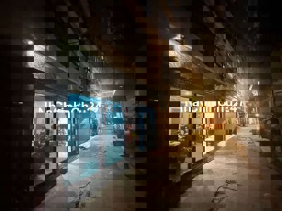 Chính chủ bán nhà 38M² 7 Tầng Thang Máy - Ngọc Hồi - Trung Tâm Huyện