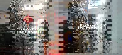 Bán nhà ngay trung tâm hành chính và trường học