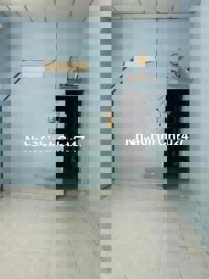 nhà trệt có sân hẻm 2 m đường 40, ngay chợ hiệp bình