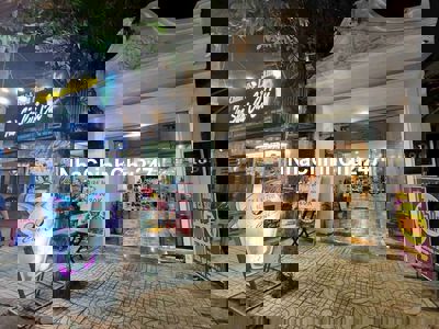 NHÀ THÔNG SỐ ĐẸP THẦN TÀI VÀ ĐƯỜNG KO NGẬP NƯỚC KHI MƯA LỚN.