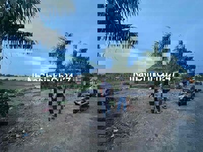 Đất thổ cư mặt tiền nhựa Nguyễn Hoàng Anh thông DT833 ra chợ Tân Trụ