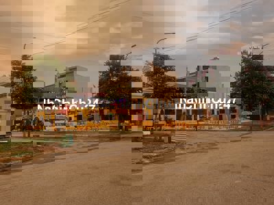 Bán đất mặt tiền