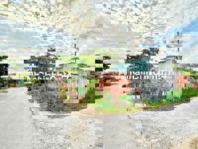 Bán đất mặt tiền đường, tặng nhà, vị trí gần ngay biển Kê Gà siêu đẹp