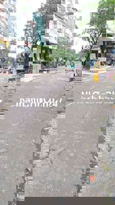 BÁN ĐẤT MẶT TIỀN TỐ HỮU _
Diện tích 72m² ngang 5m