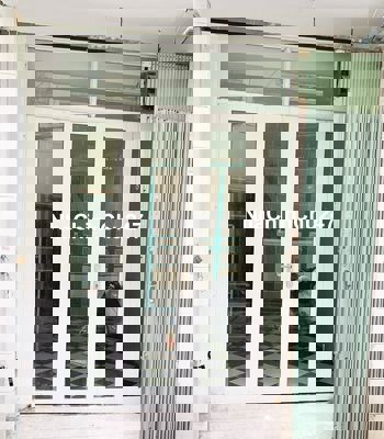 Chính chủ bán nhà 2 MT Huỳnh VănBánh - Lê VănSỹ 3x10m, cửa hậu,có sân