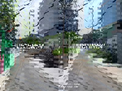 Chính chủ lớn tuổi bán nhanh nhà C4 360m2 full thổ, HXH Bùi Công Trừng