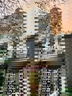 NHÀ ĐẸP 2LẦU KDC VẠN XUÂN GẦN TÔ NGỌC VÂN. 5X11 3PN 3WC SẴN NỘI THẤT