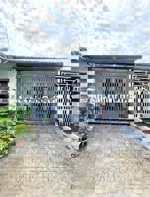 BÁN GẤP CĂN NHÀ 950TR NẰM GẦN VÒNG XOAY AN LẠC CÓ SHR CHÍNH CHỦ