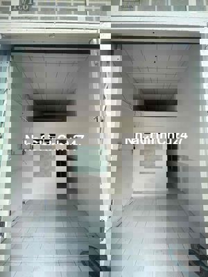 Nhà Nc c4 giáp bình thạnh, bên hông đh luật 40m2