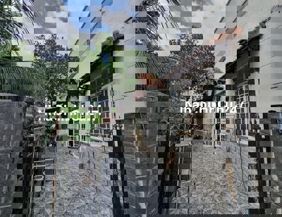 Bán nhà diện tích đất lớn gần ga metro Công nghệ cao