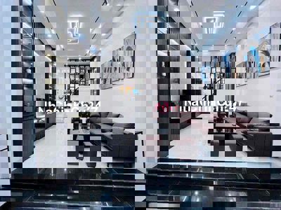 Hạ Chào! Thái Thịnh, ngõ nông, sát phố, lô góc, 25m ô tô tránh