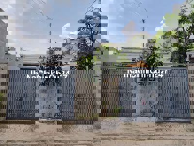 Bán đất tặng nhà C4 hẻm xe hơi đường Hoàng Hữu Nam