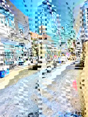 CHỦ NGỘP BÁN GẤP NHÀ  2 TẦNG - NGAY TRUNG TÂM LINH XUÂN,THỦ ĐỨC HẺM XE