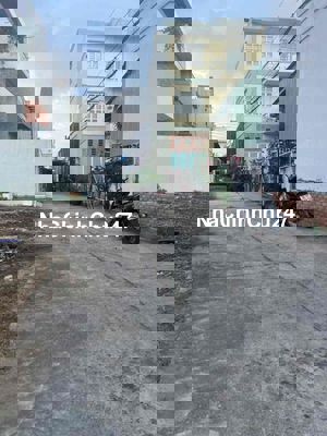 Lô Đất sát bên Ngã Tư Ga, qua Gò Vấp rất gần. 15 phút ra Sân Bay.