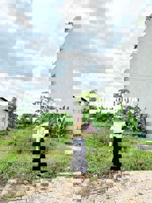 đất thổ cư;dân đông;sổ hồng riêng.giá thương lượng